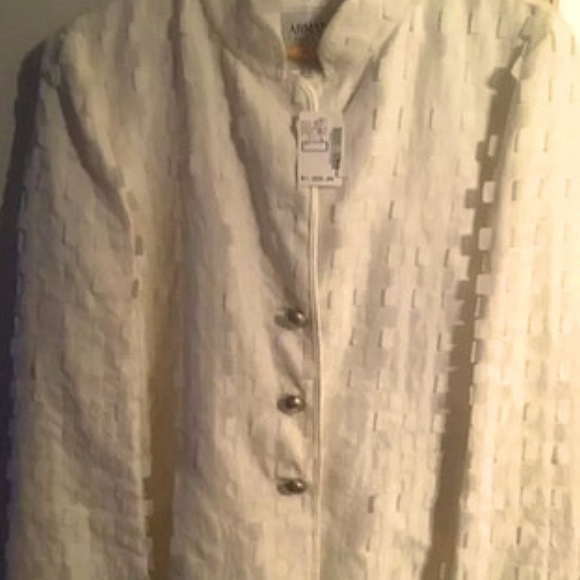 Armani Jacket from Holt Renfrew, never worn, price tag still on. - Picture 4 of 8